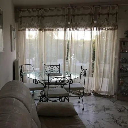 Bright 70m2 2-room Apartment,garden,facing The Sea